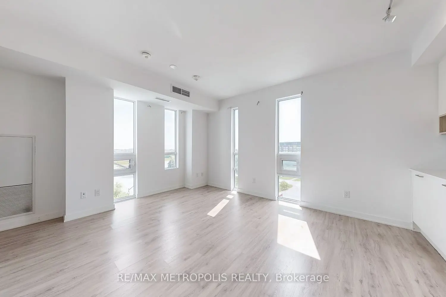 Additional image 3 of 3005 Pine Glen Road 508