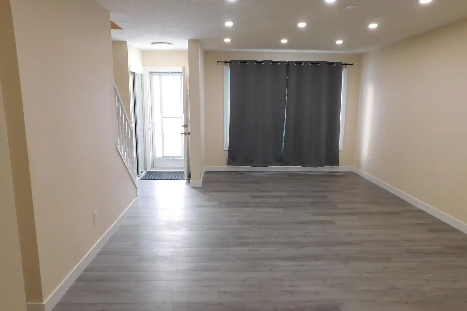 1095 Jalna Boulevard 51 photo 3