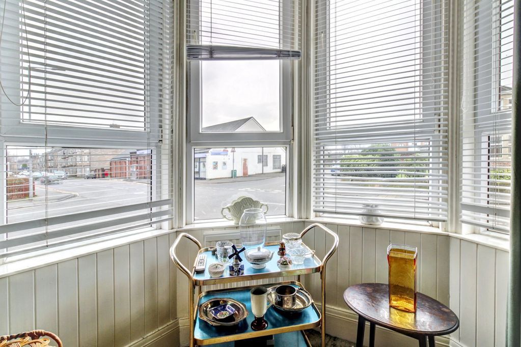 2 bed flat for saleRound Riding Road, Dumbarton G82 photo 4
