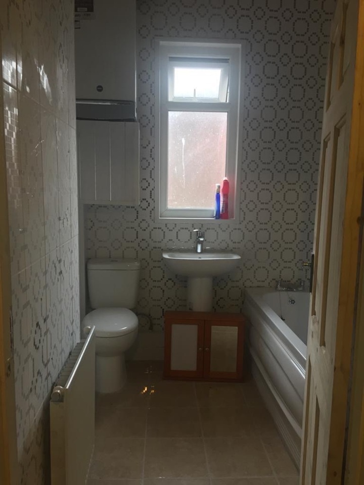 4 Bed End Terrace, Woodview Street, LS11, N1 7GU