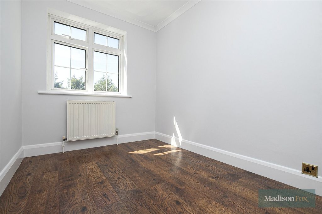 Additional image 20 of 3 bed detached house for saleAlderton Rise, Loughton, Essex IG10