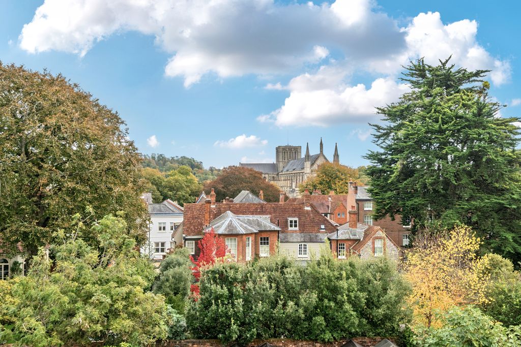 Additional image 2 of 3 bed flat for saleSouthgate Street, Winchester SO23
