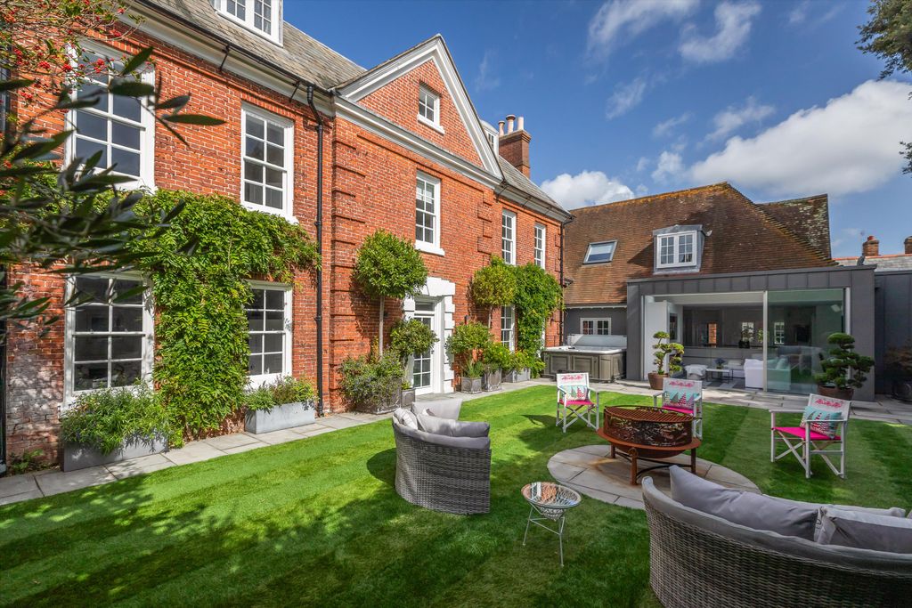 Additional image 11 of 9 bed detached house for saleSt. Thomas Street, Lymington, Hampshire SO41
