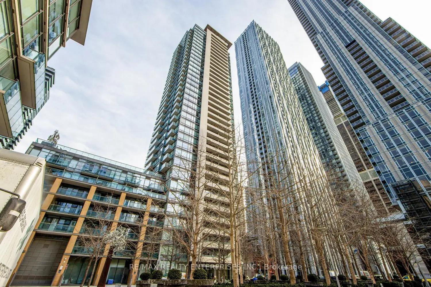 18 Yorkville Avenue 315
