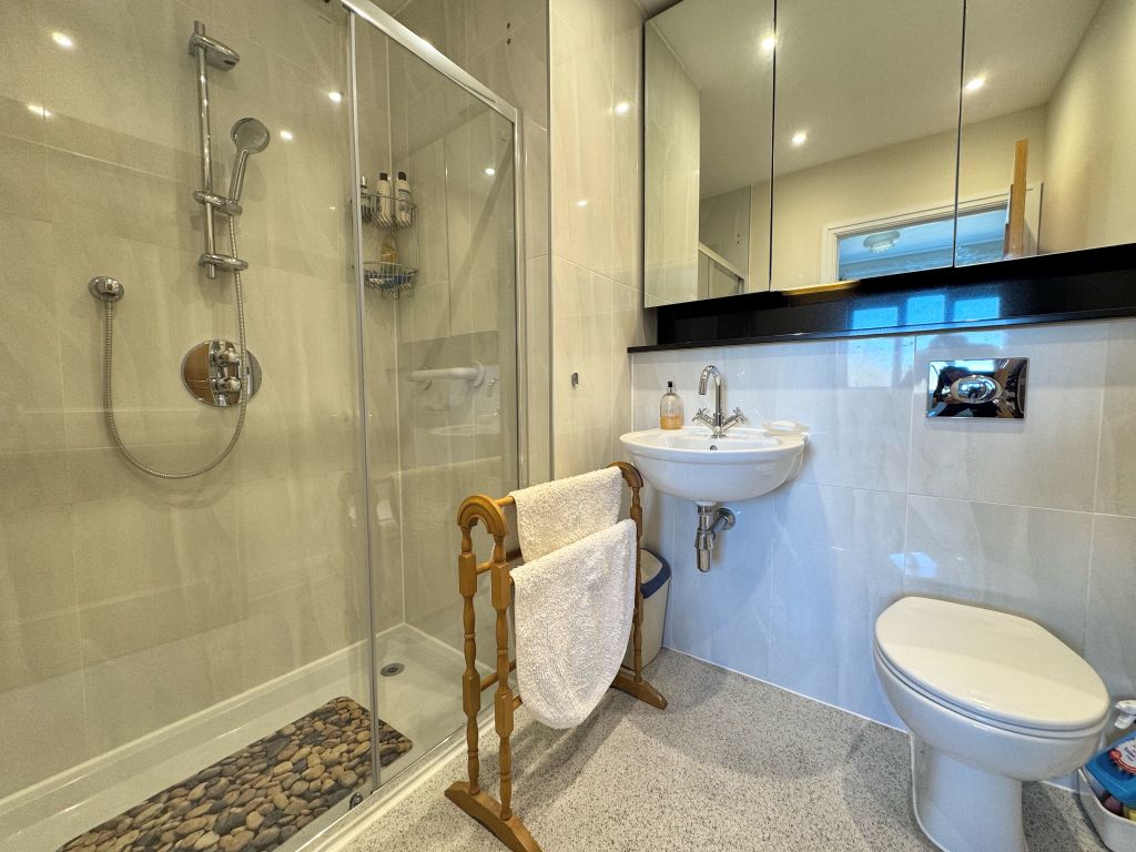 Additional image 10 of 2 bed flat for salePenthouse Apartment, Douglas Avenue, Exmouth EX8