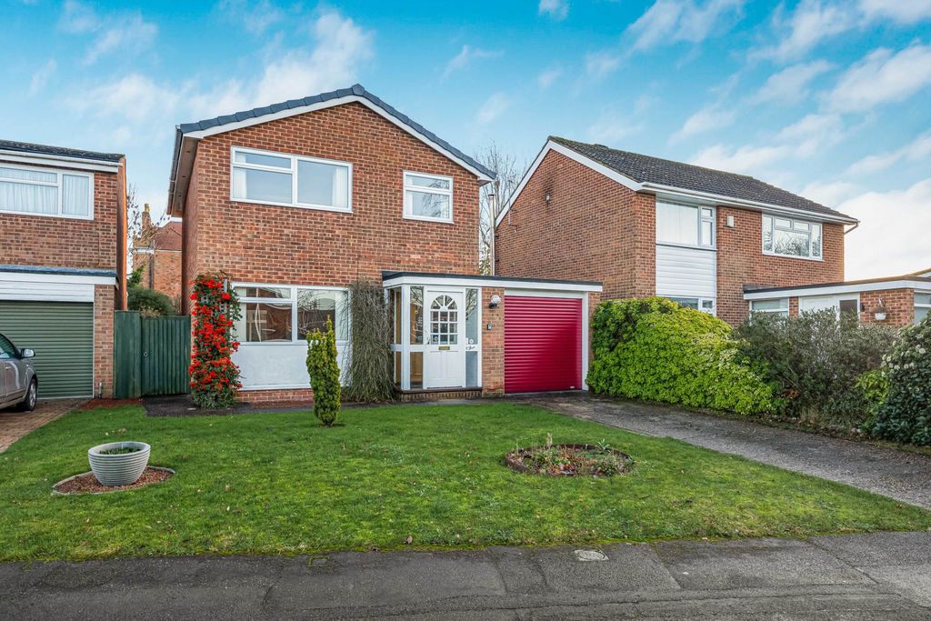 3 bed detached house for saleThe Ridings, Emmer Green RG4