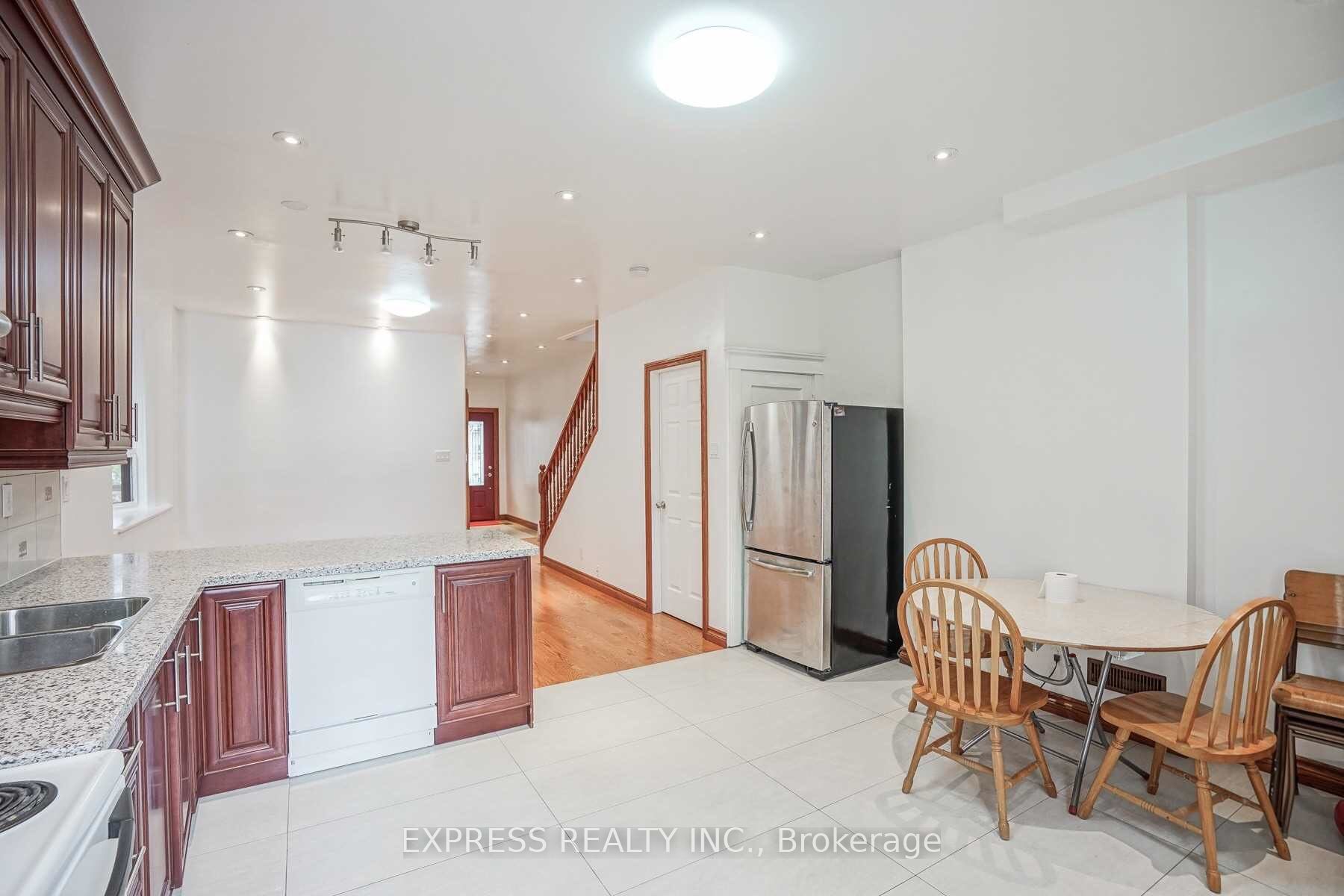 Additional image 4 of Upper-932 Ossington Avenue, Toronto, ON, M6G 3V1