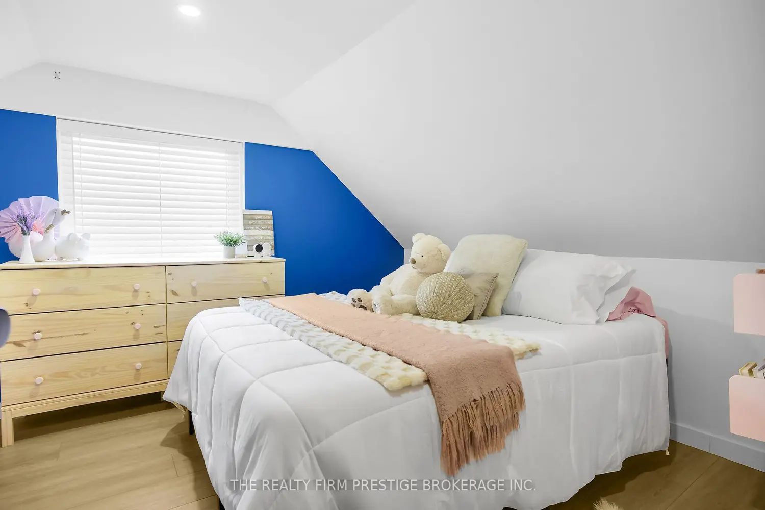 Additional image 9 of 23473 Wonderland Road