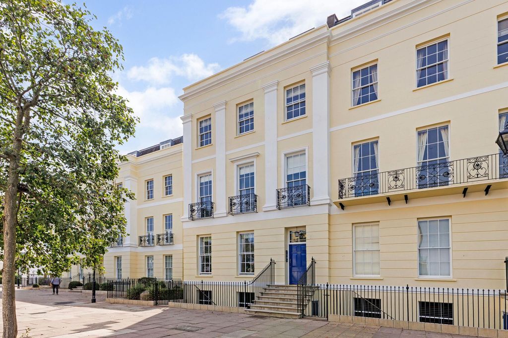 4 bed flat for saleImperial Square, Cheltenham GL50