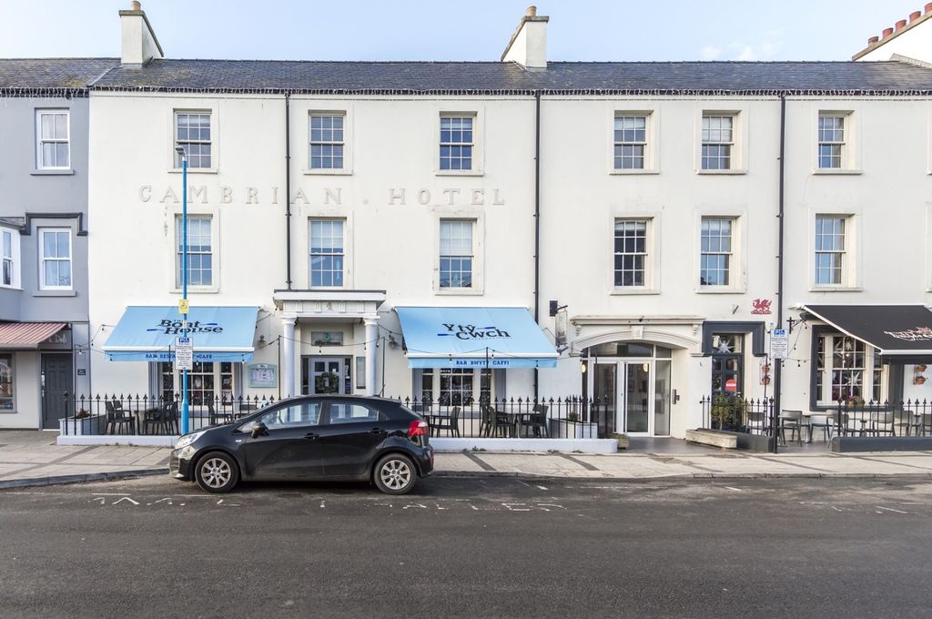 Additional image 3 of 3 bed flat for saleCambrian Quay, Saundersfoot SA69