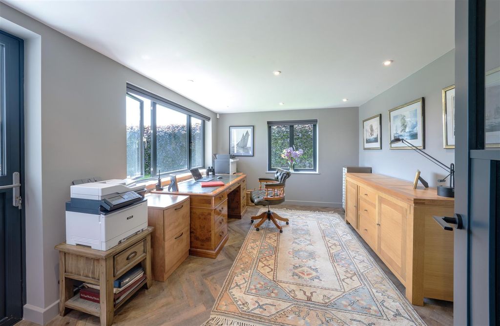 Additional image 13 of 5 bed detached house for saleThe Avenue, Petersfield GU31