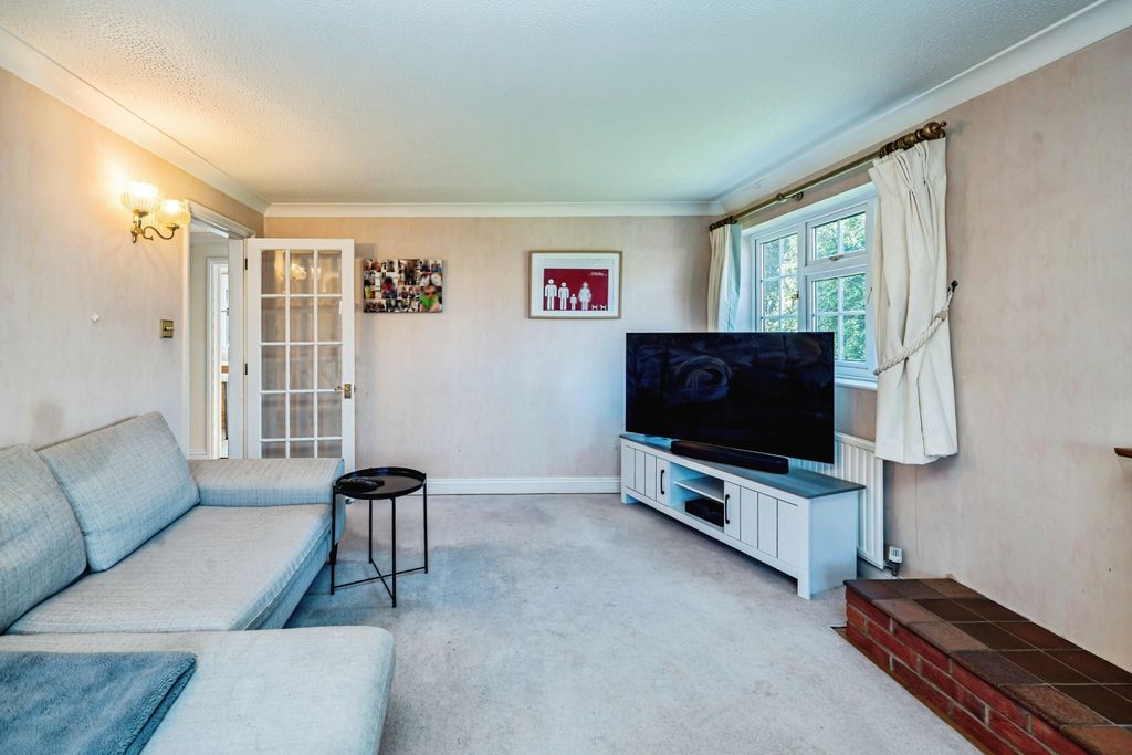 Additional image 3 of 4 bed detached house for saleCavendish Close, Aylesbury HP22