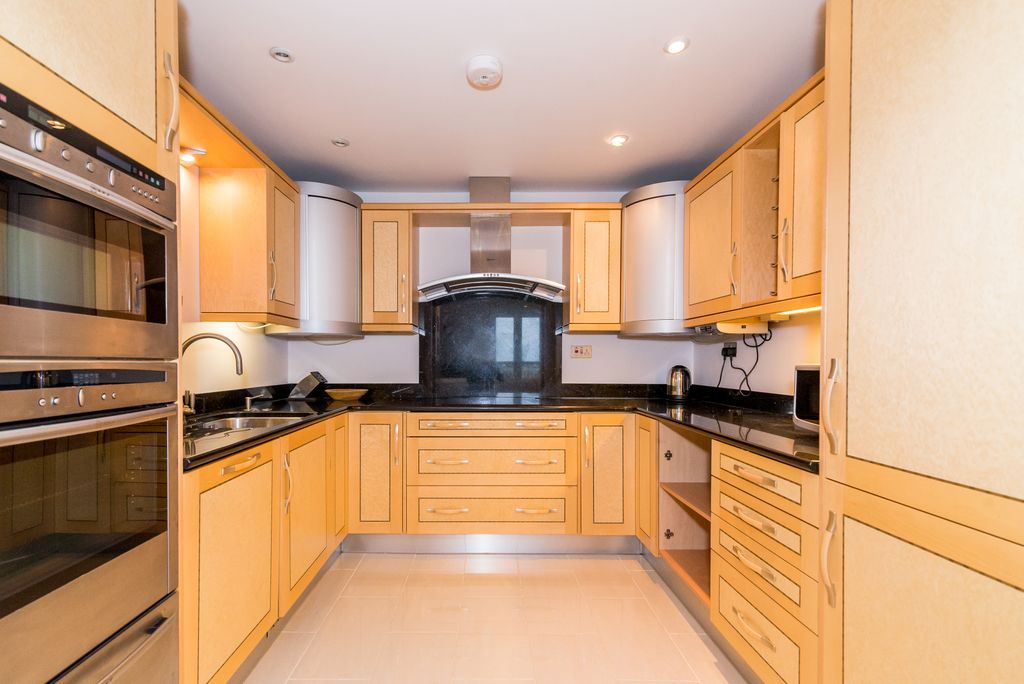 Additional image 13 of 3 bed flat for sale20 Royal Court Apartments, 60 - 66 Lichfield Road, Sutton Coldfield B74