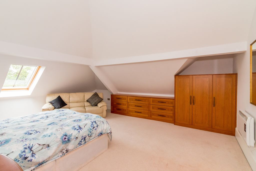 Additional image 21 of 3 bed flat for sale20 Royal Court Apartments, 60 - 66 Lichfield Road, Sutton Coldfield B74