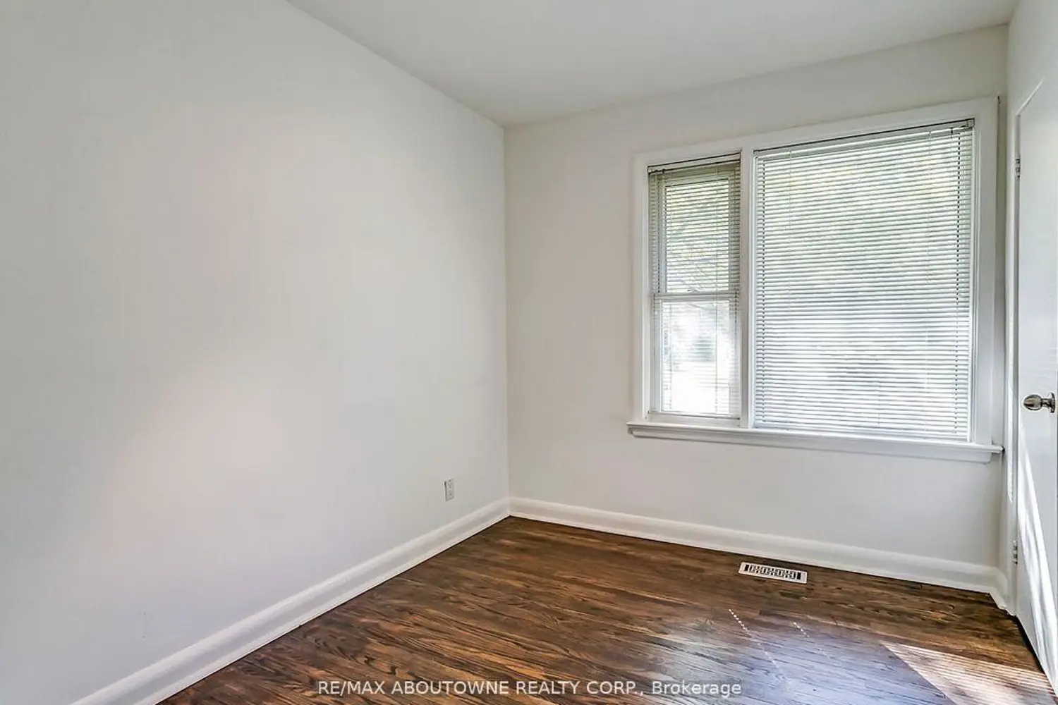 Additional image 7 of 2067 Devon Road