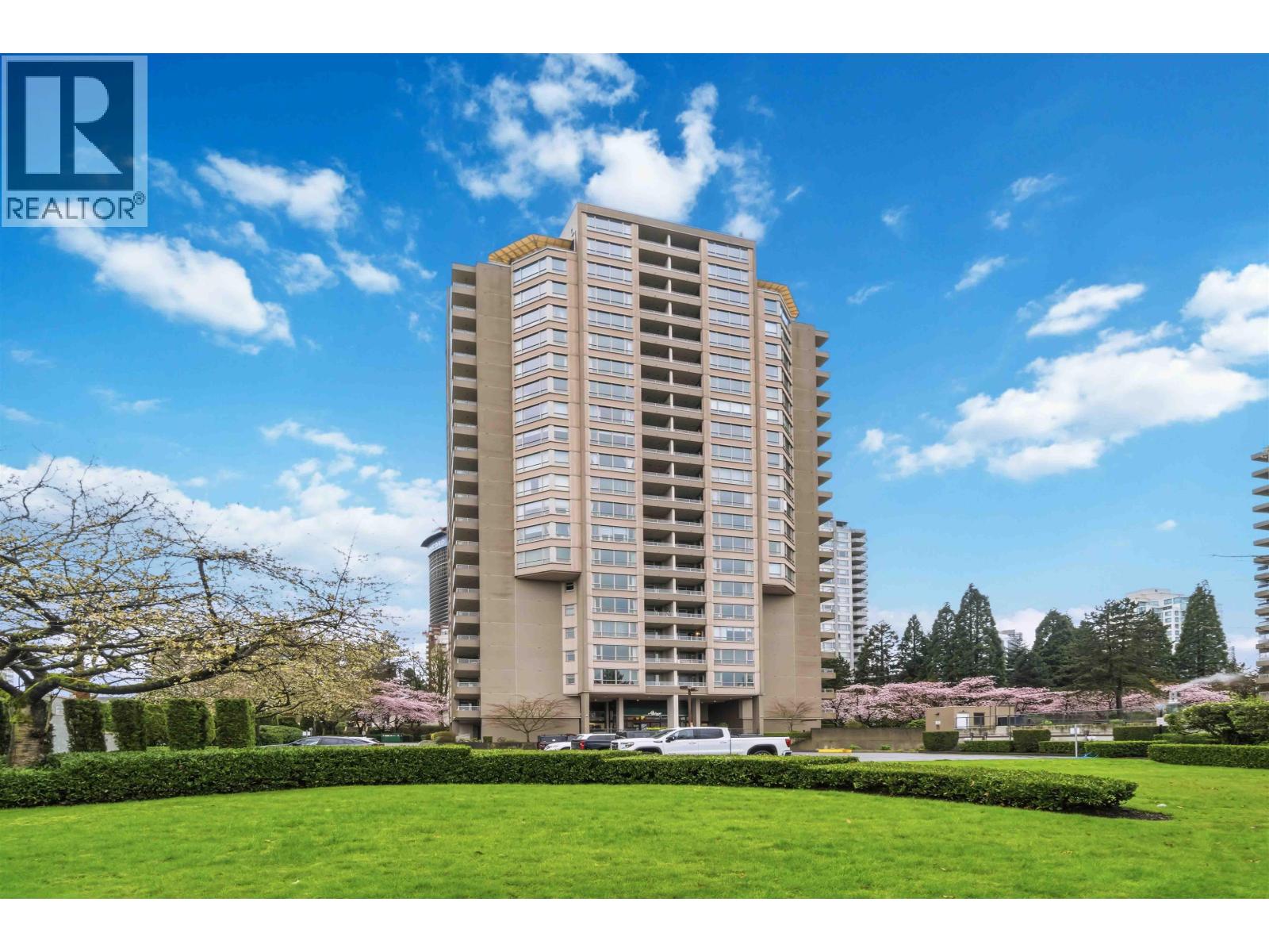 808 6055 NELSON AVENUE