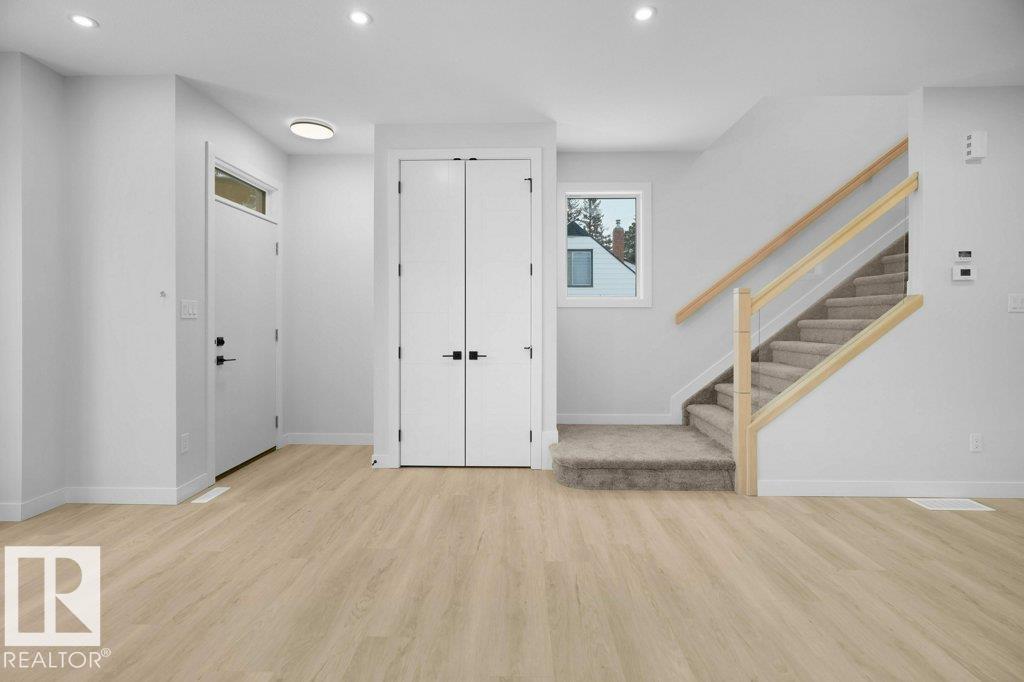 Additional image 5 of 10663 61 Avenue NW, Edmonton, AB, T6H1L8