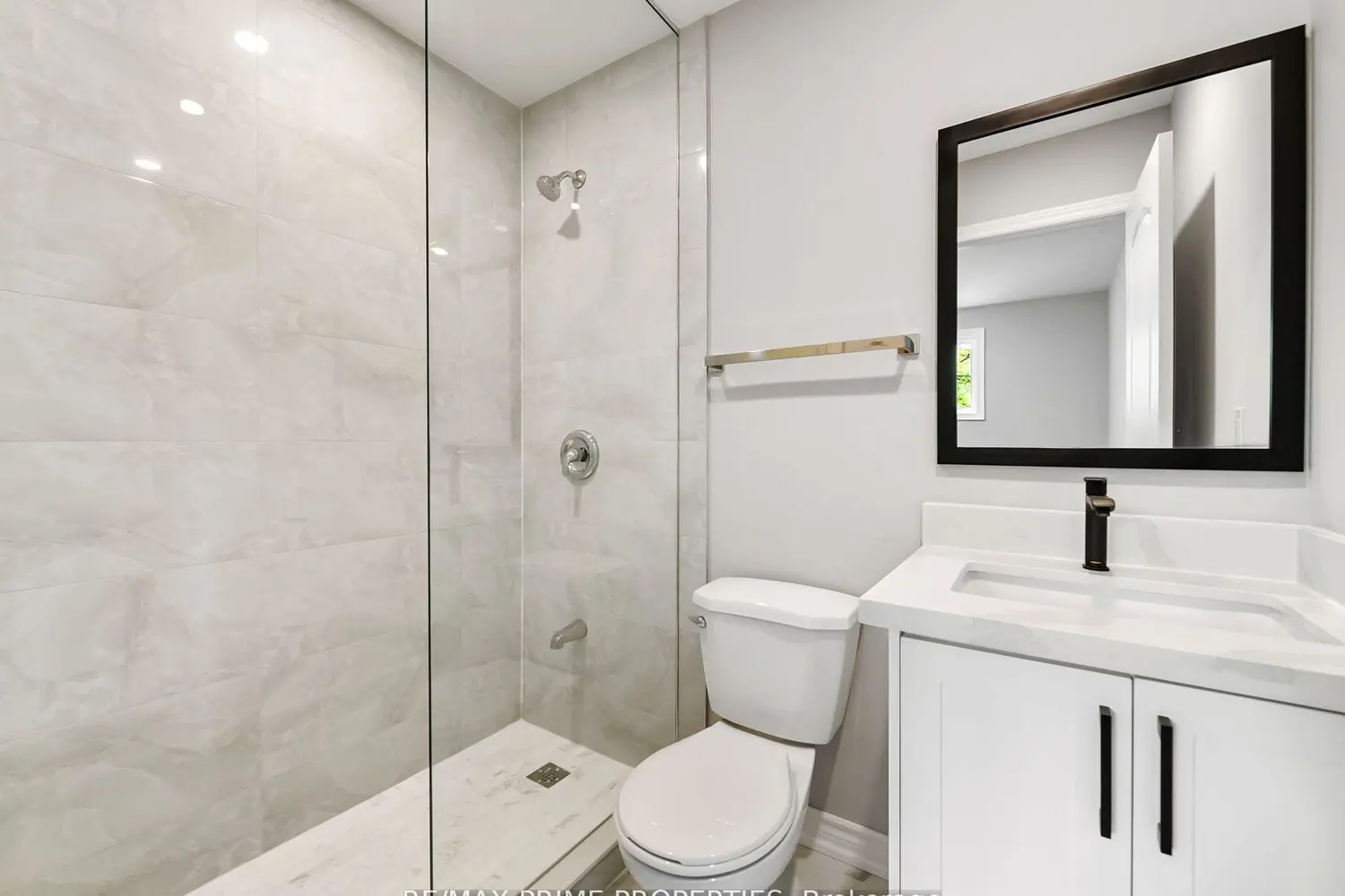 Additional image 12 of 691 Glen Crescent