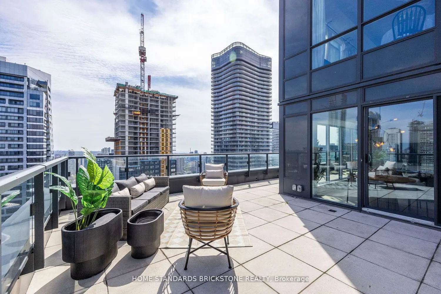 Additional image 4 of 955 Bay Street 3907
