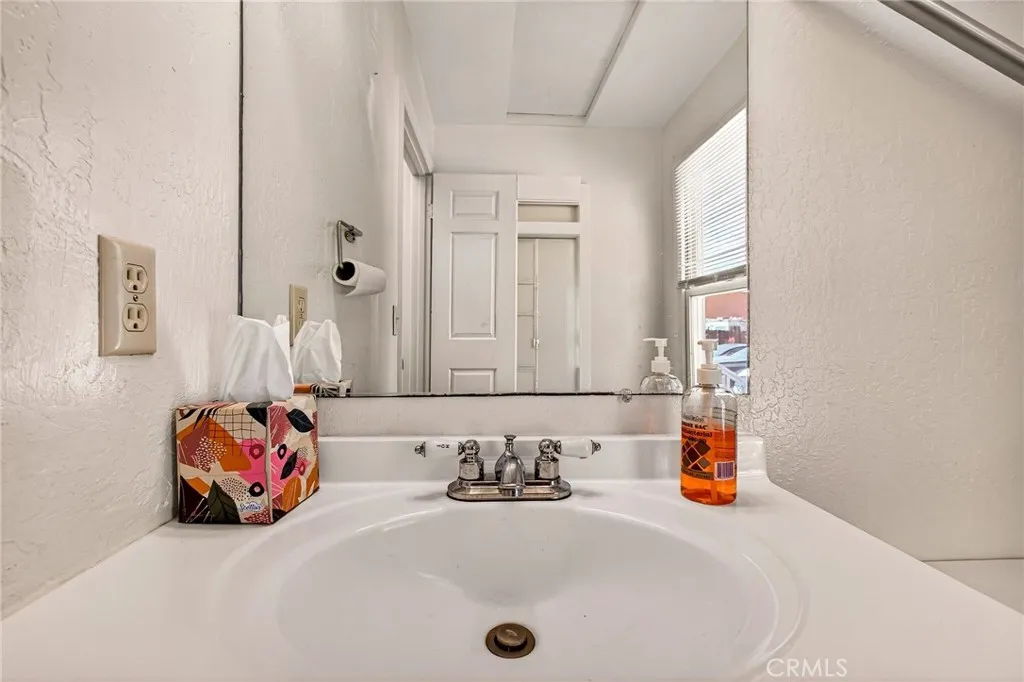 Additional image 10 of 3 Williamsburg Ln, Chico, CA 95926