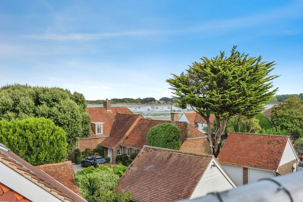 Additional image 6 of 3 bed maisonette for saleLangstone High Street, Havant, Hampshire PO9