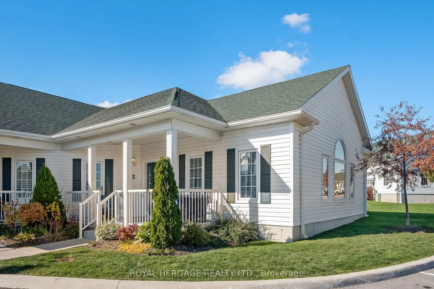 Primary image of 300 Croft Street 2001