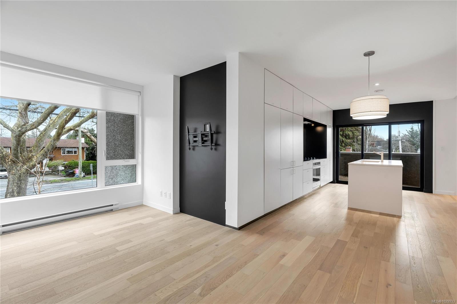 Additional image 6 of 2-2910 Shelbourne Street, Victoria, BC, V8R 4M6