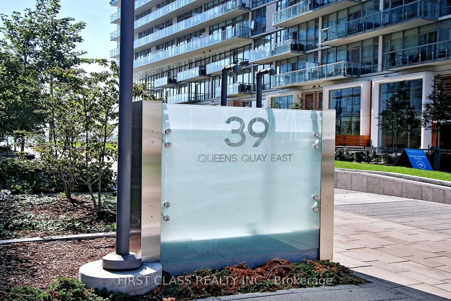 Primary image of 39 Queens Quay 402