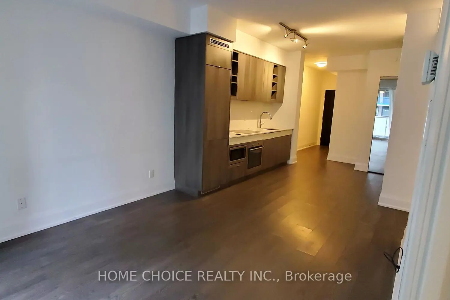 Additional image 9 of 101 Erskine Avenue 1403