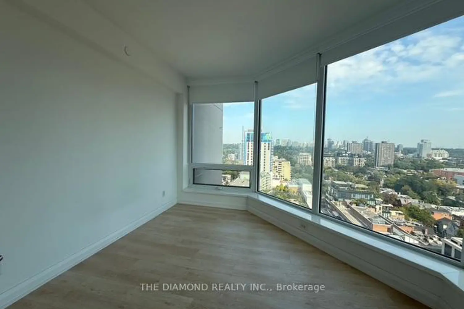 Additional image 8 of 155 Yorkville Avenue 2104