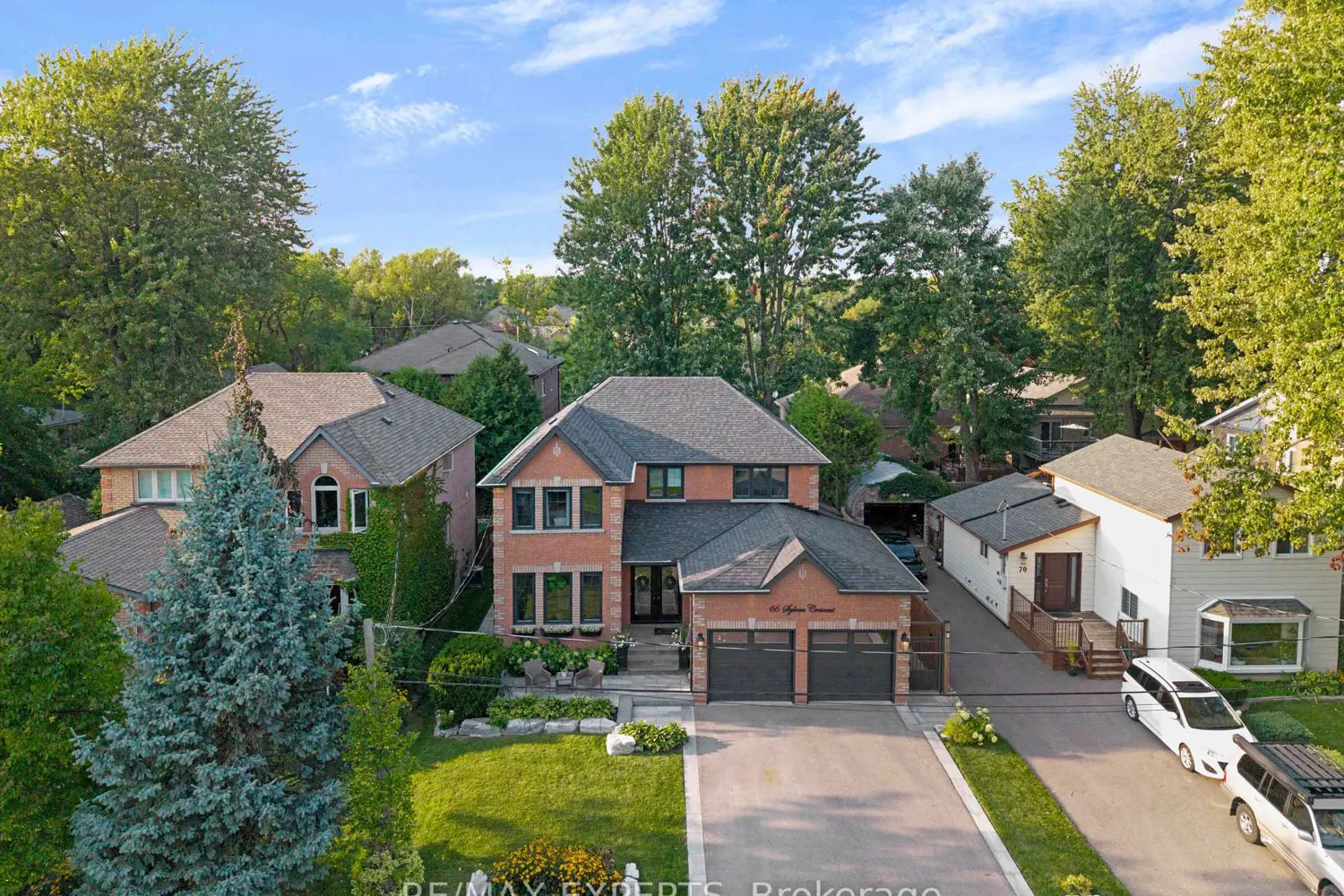 66 Sylvan Crescent photo 2