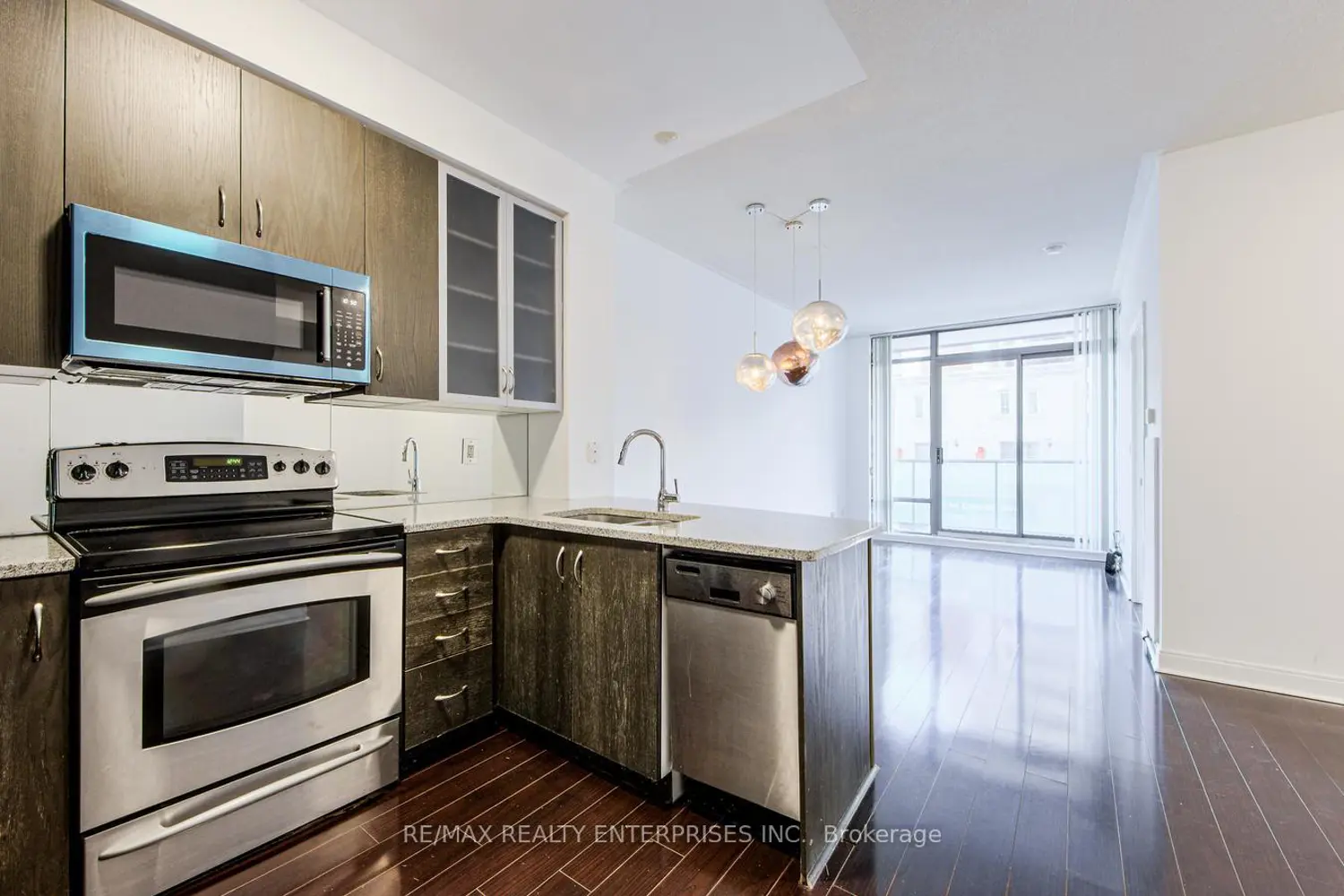 Additional image 7 of 18 Yorkville Avenue 315