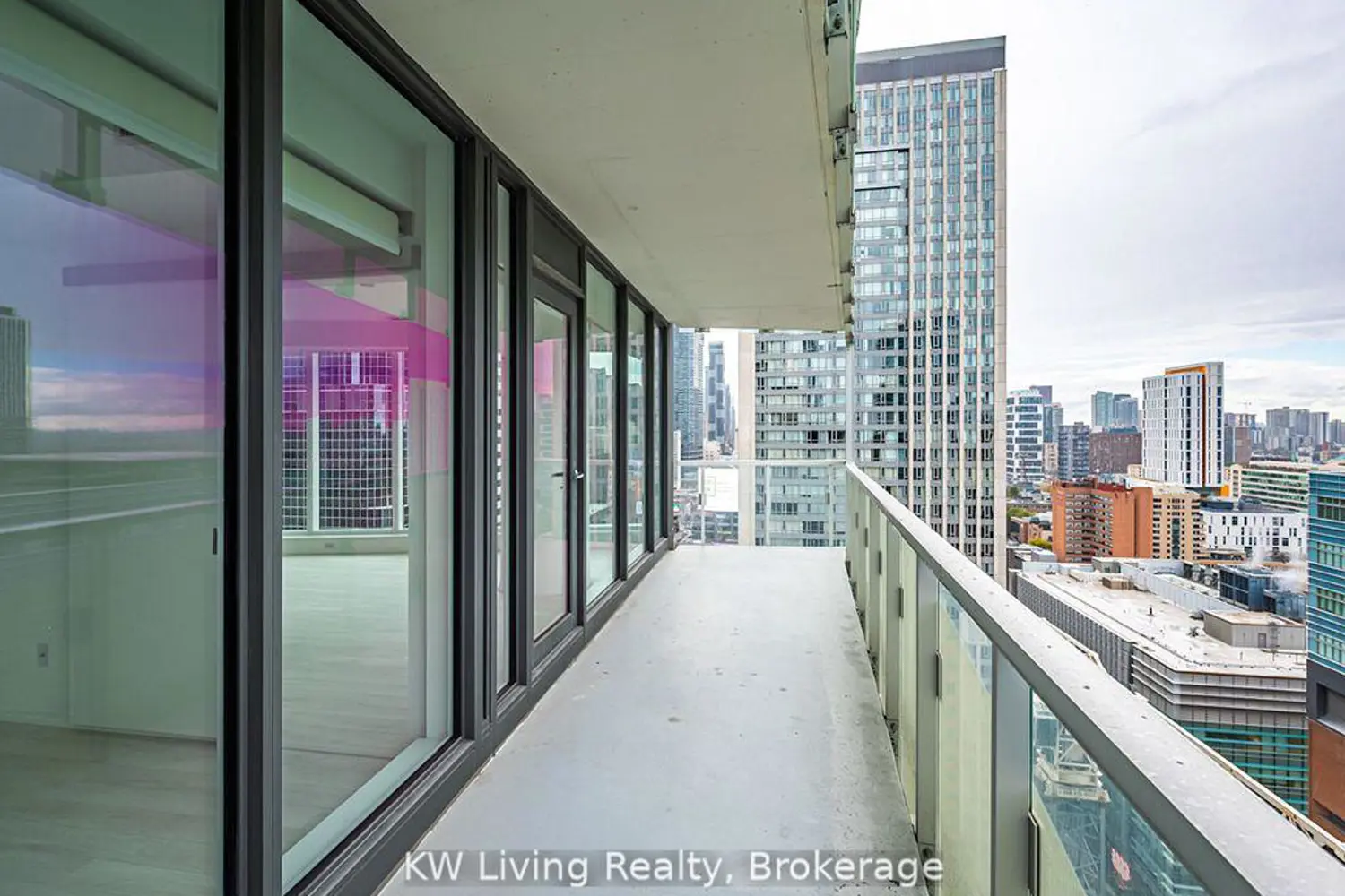 Additional image 15 of 197 Yonge Street 2102
