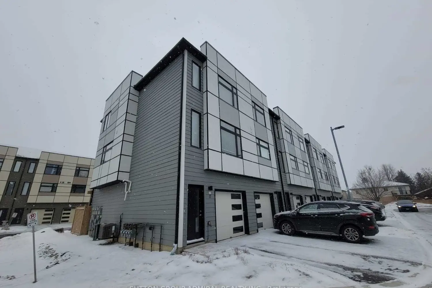 Primary image of 540 Essa Road 17