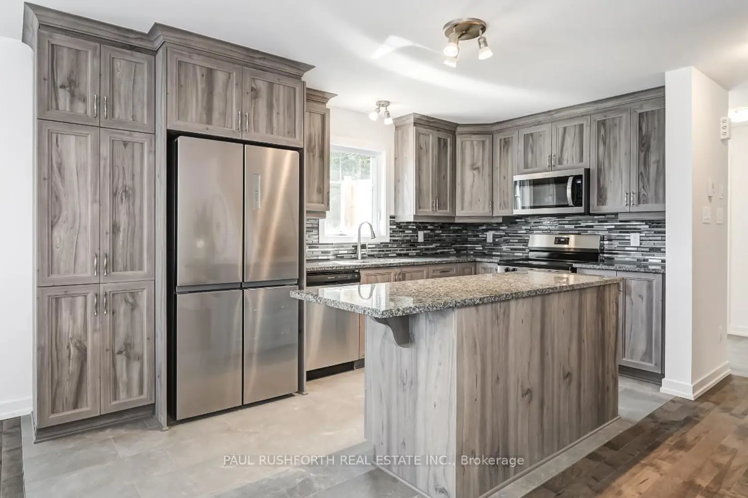 Additional image 10 of 804 Mathieu Street