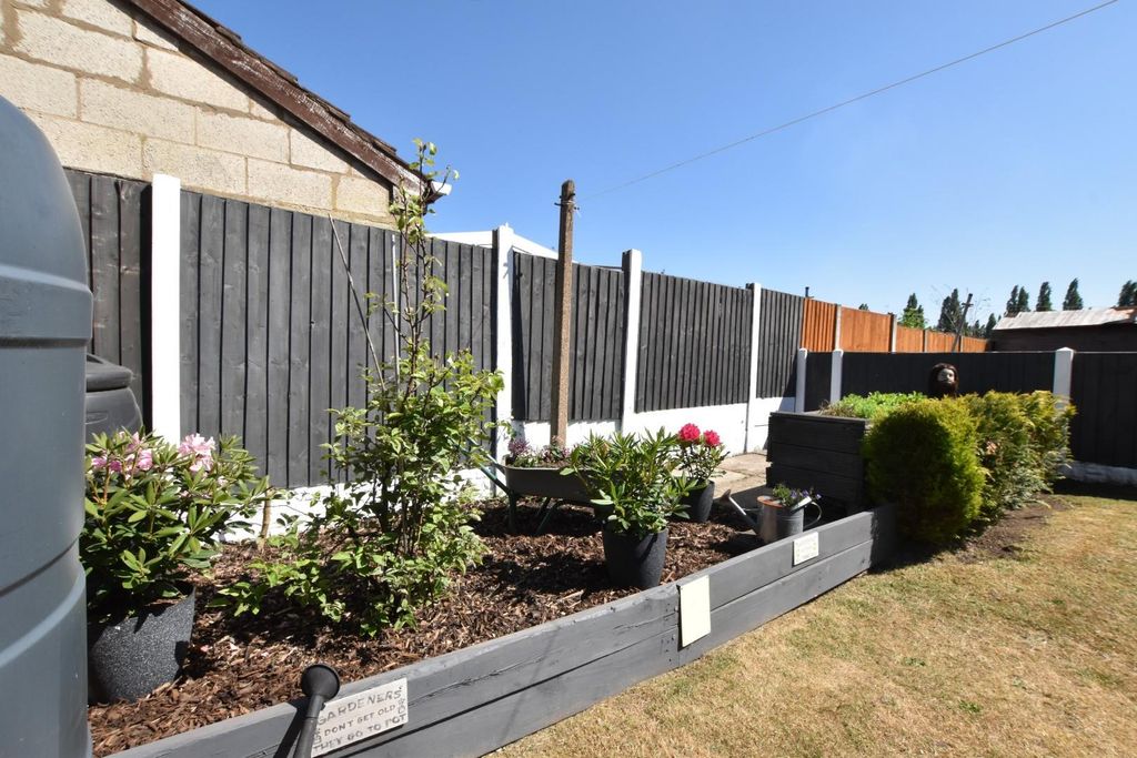 Additional image 19 of 3 bed semi-detached house for saleFairmont Crescent, Scunthorpe DN16