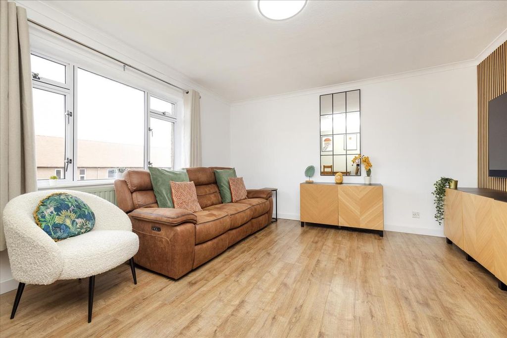 Additional image 3 of 3 bed flat for sale17 Waverley Road, Bonnyrigg EH19