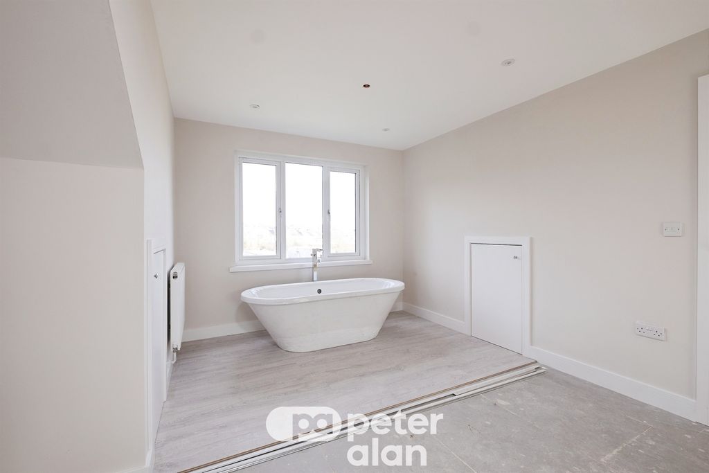 Additional image 8 of 4 bed detached house for saleFive Locks Road, Pontnewydd, Cwmbran NP44