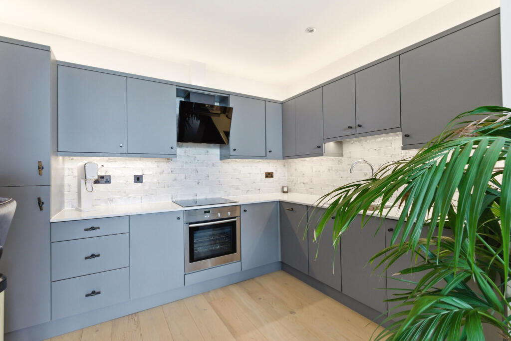 Additional image 3 of West Hall, Beningfield Drive, Napsbury Park, St. Albans, AL2