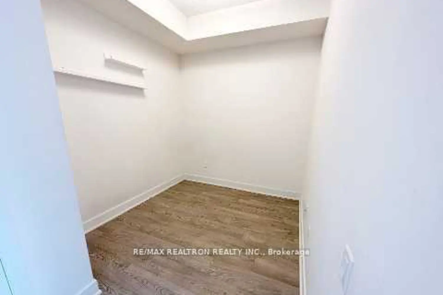 Additional image 6 of 30 Roehampton Avenue 1501