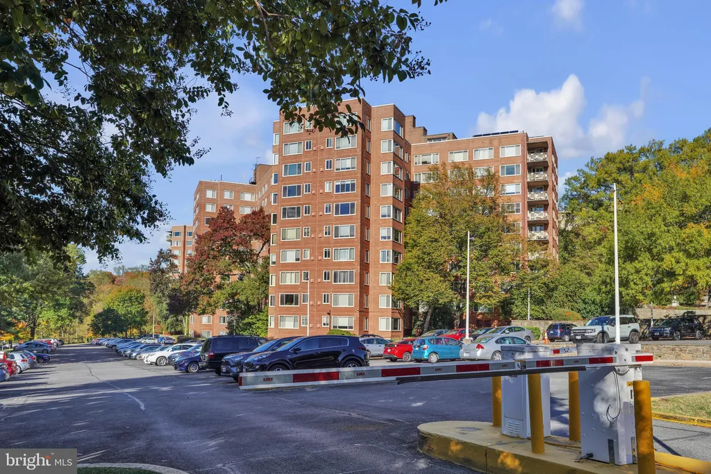 4000 Tunlaw Road NW Unit 220, Washington, DC 20007