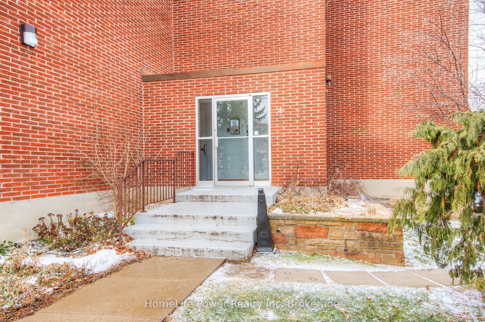 Additional image 3 of 303-4 Avalon Place, Kitchener, ON, N2M 4N6