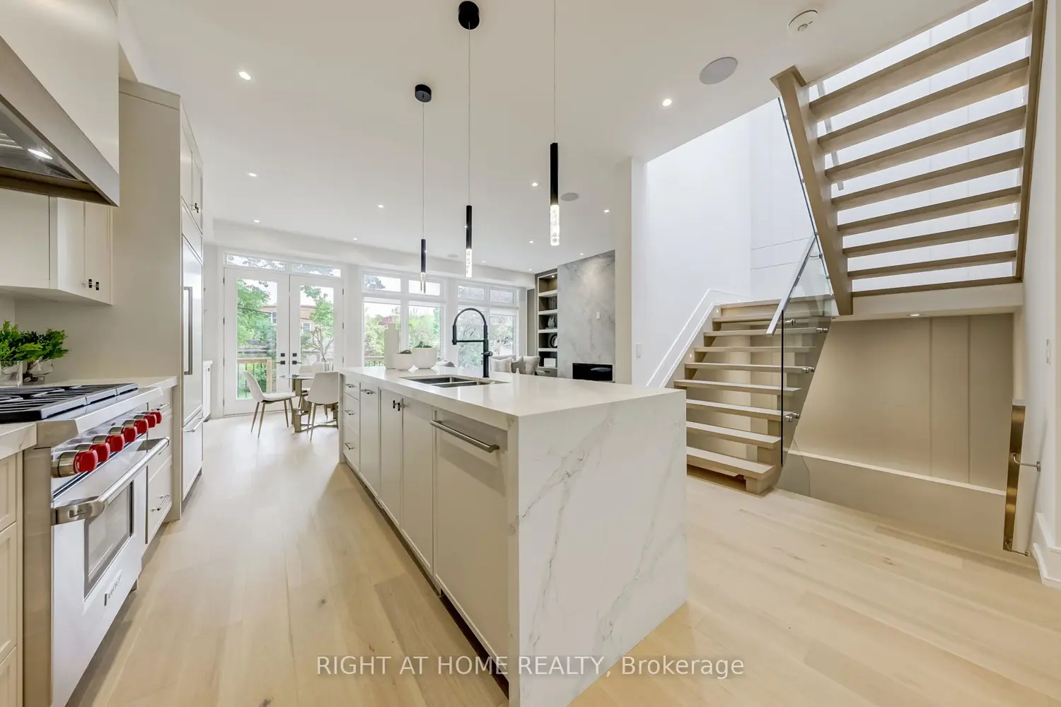 Additional image 4 of 102 Parklea Drive
