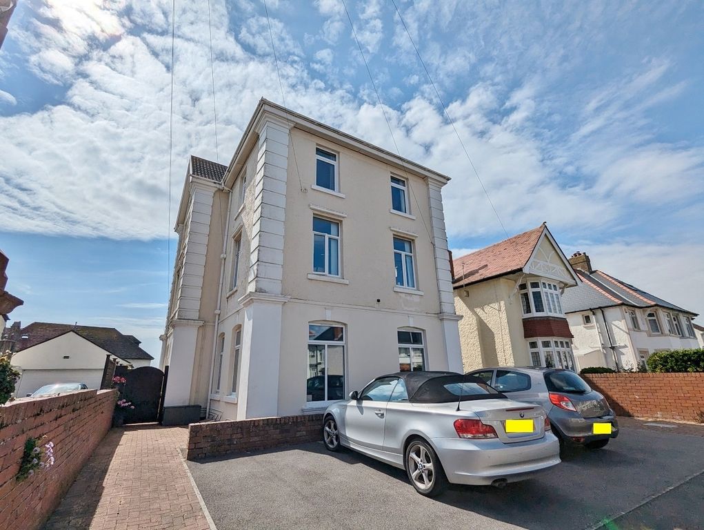 2 bed flat for saleLougher Gardens, Porthcawl CF36