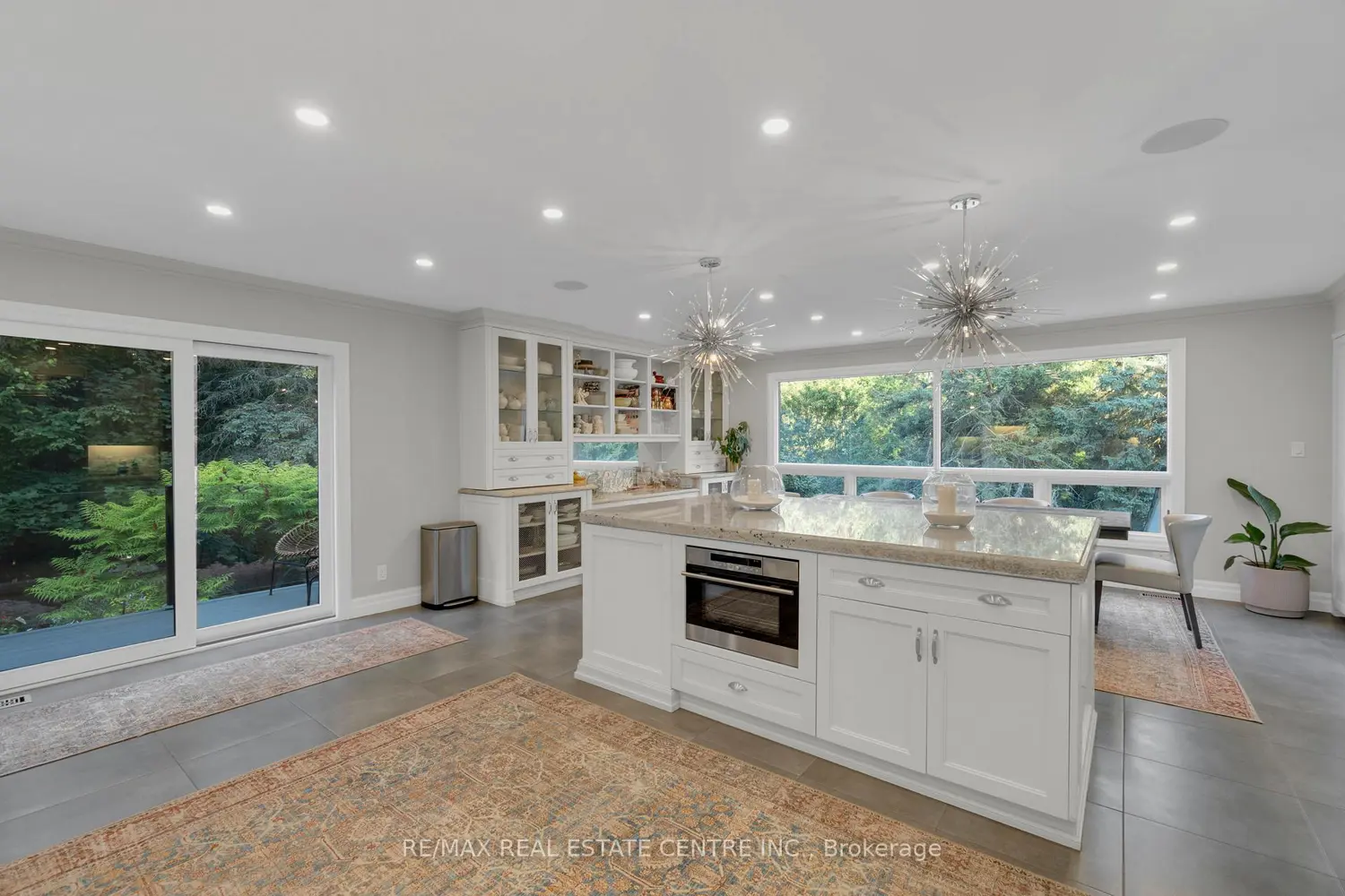 1175 Derry Road photo 5
