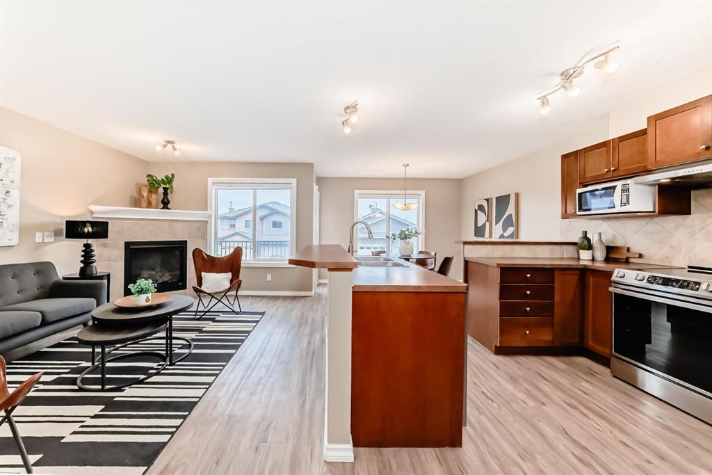 Additional image 3 of 47 Royal Crest Court NW, Calgary, AB, T3G 5W3