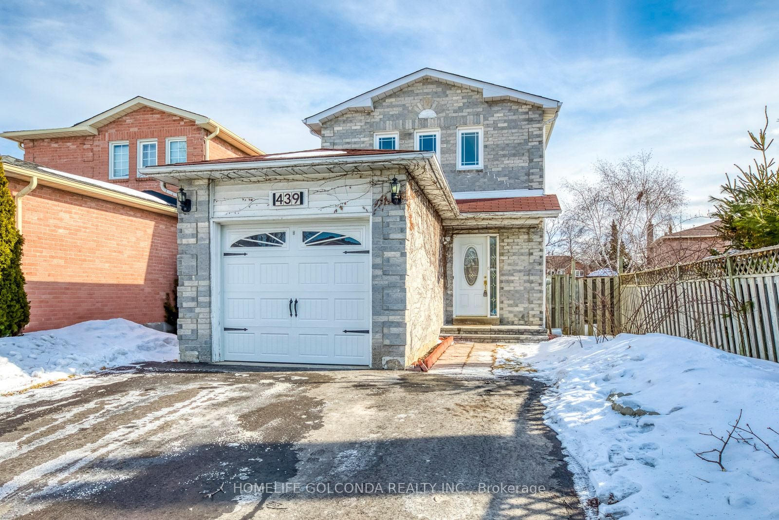 439 Bluesky Crescent, Mississauga, ON, L5R 2R9