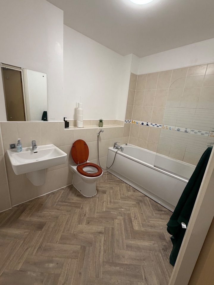 Additional image 6 of 2 Bed Flat, Denmark Road, M15, N1 7GU