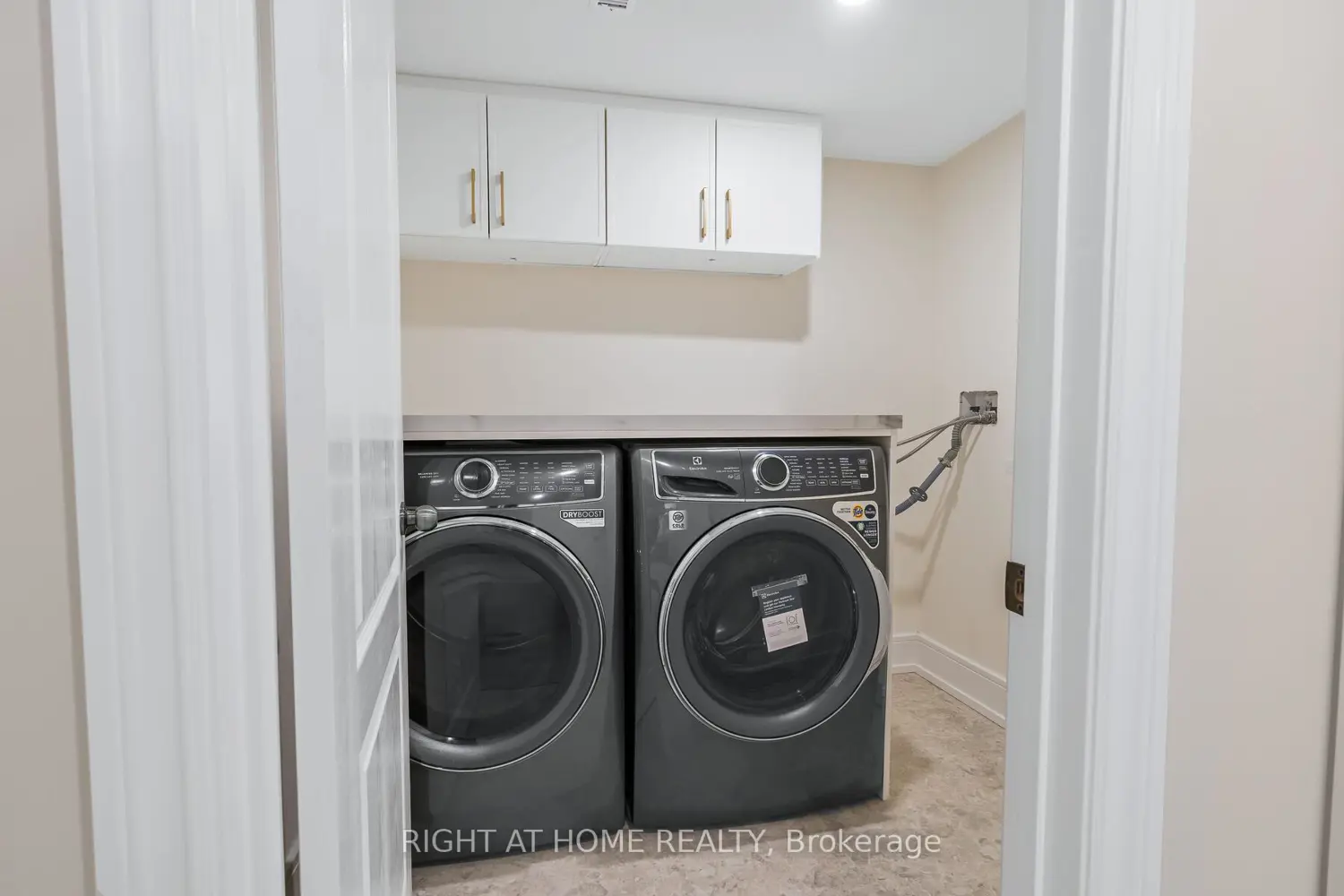 Additional image 16 of 3352 Petrie Way