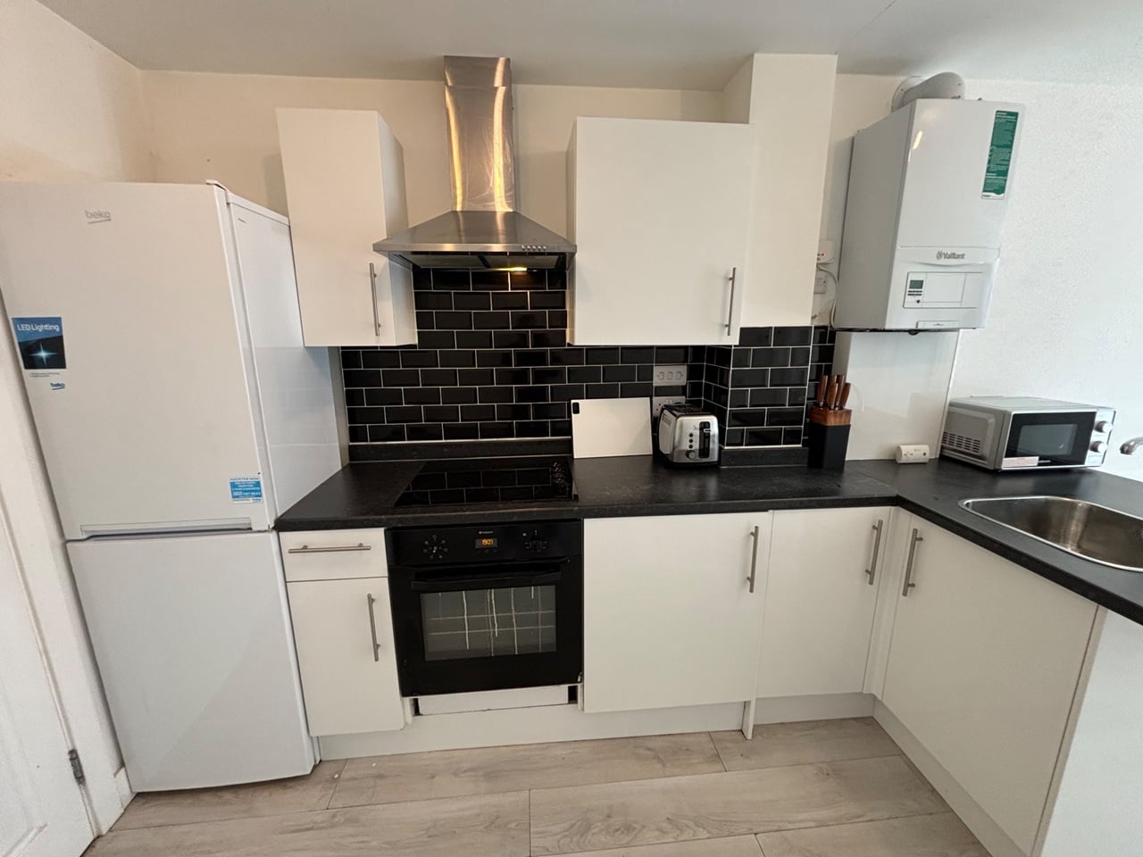 Additional image 2 of 1 Bed Flat, Kingsland Road, E8, N1 7GU